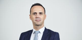 site-industries-cosmetiques Christophe Coulongeat junta-se à divisão de robótica da Stäubli como líder.