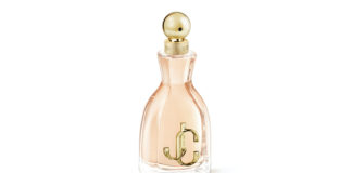 site-industries-cosmetiques Un flacon de parfum Jimmy Choo sur fond blanc.