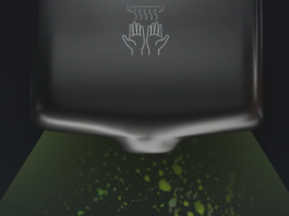 site-industries-cosmetiques Un liquide sort d'une bouteille.