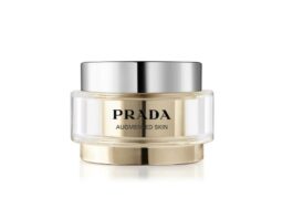 site-industries-cosmetiques Crema antiedad de Prada en un tarro sobre fondo blanco: Prada luxury beauty.