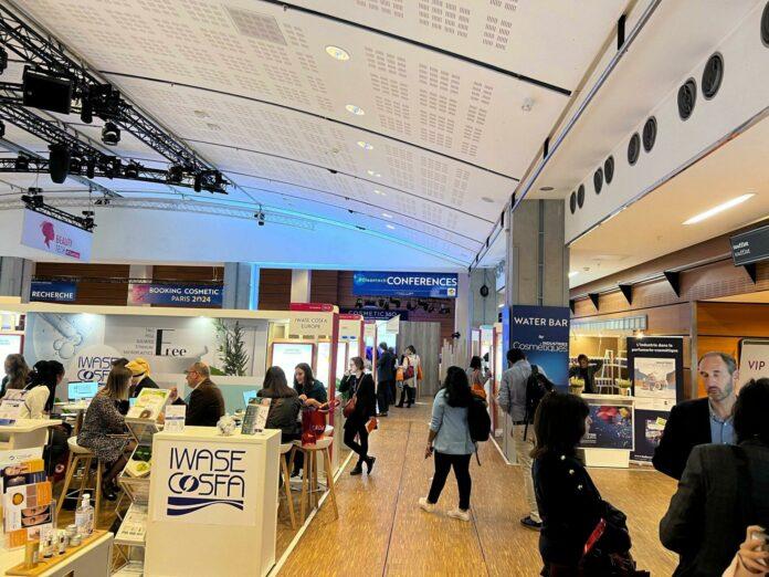 site-industries-cosmetiques Cosmetic Valley s'installe à Shanghai, avec un groupe de personnes proéminent dans un centre de congrès.
