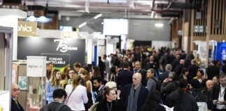 site-industries-cosmetiques Foule de monde à la Paris Packaging Week.