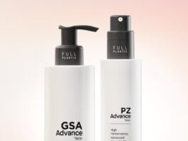 site-industries-cosmetiques Deux bouteilles rectangulaires blanches avec des bouchons de pompe noirs se tiennent debout sur un fond rose doux dégradé. Les bouteilles sont étiquetées "GSA Advance" et "PZ Advance", avec des dessins d'Aptar, et indiquent toutes deux des performances élevées et une recyclabilité avancée.