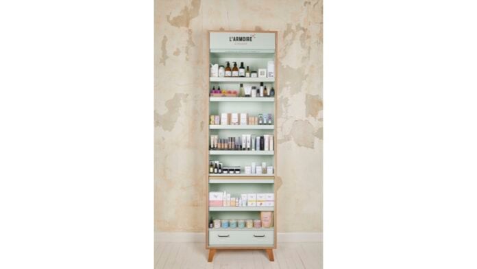 Beauty cabinet