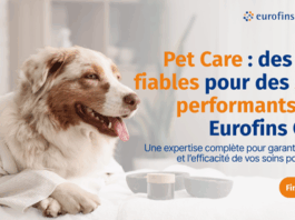 site-industries-cosmetiques Um cão relaxa numa toalha ao lado de velas e toalhas num ambiente de spa. O texto destaca os testes efectuados pela Eurofins C&PC, que garantem a segurança e a eficácia dos produtos para animais de companhia. É visível um botão laranja "Saber mais".