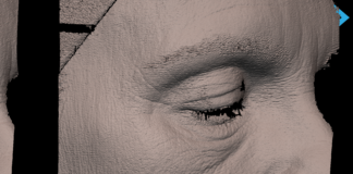site-industries-cosmetiques Gros plan en 3D du visage d'une personne, centré sur l'œil fermé et la texture de la peau environnante, mettant en évidence les lignes fines, les rides et les détails naturels de la peau. L'image est dans des tons neutres de beige.