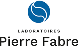 site-industries-cosmetiques Logo des Laboratoires Pierre Fabre représentant un symbole circulaire bleu contenant deux lignes courbes blanches, placé au-dessus de l'inscription « LABORATOIRES Pierre Fabre » en lettres majuscules noires et en gras.
